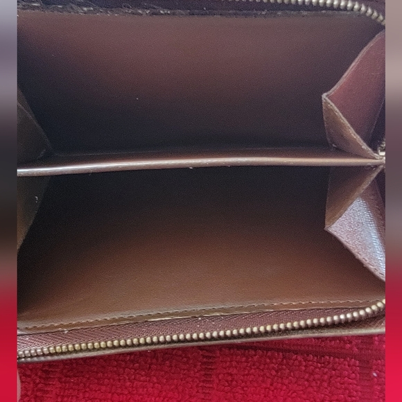 Louis Vuitton Wallet - Picture 3 of 15